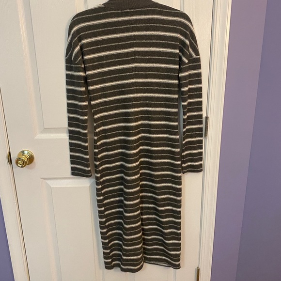 NWT stripped midi dress - Picture 4 of 4